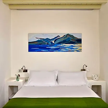 Crossroads Traditional Hotel